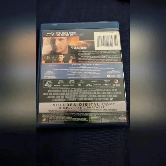 Taken Blu-ray (EUC) - Picture 2 of 4